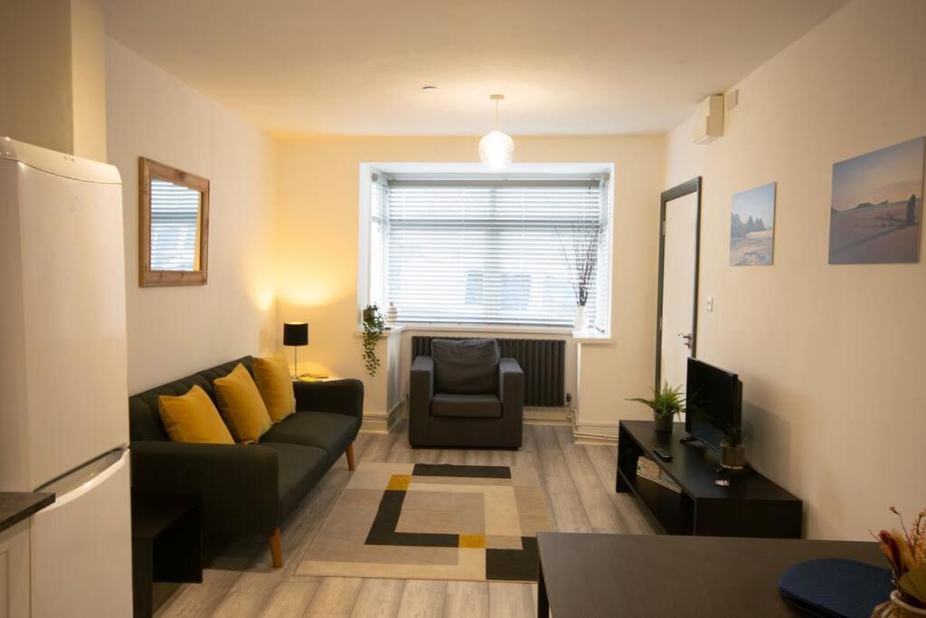 Luxe Living City Apartment - Beach, Wifi, Parking Swansea Exterior foto